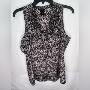 Ann Taylor Black and White Sleeveless Blouse EUC Size 10 Petite